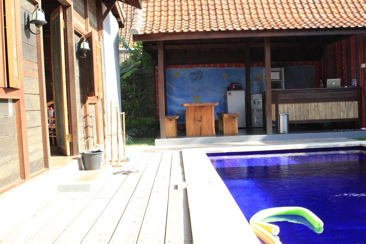 The Tipsy Gypsy Hostel Canggu Eksteriør billede