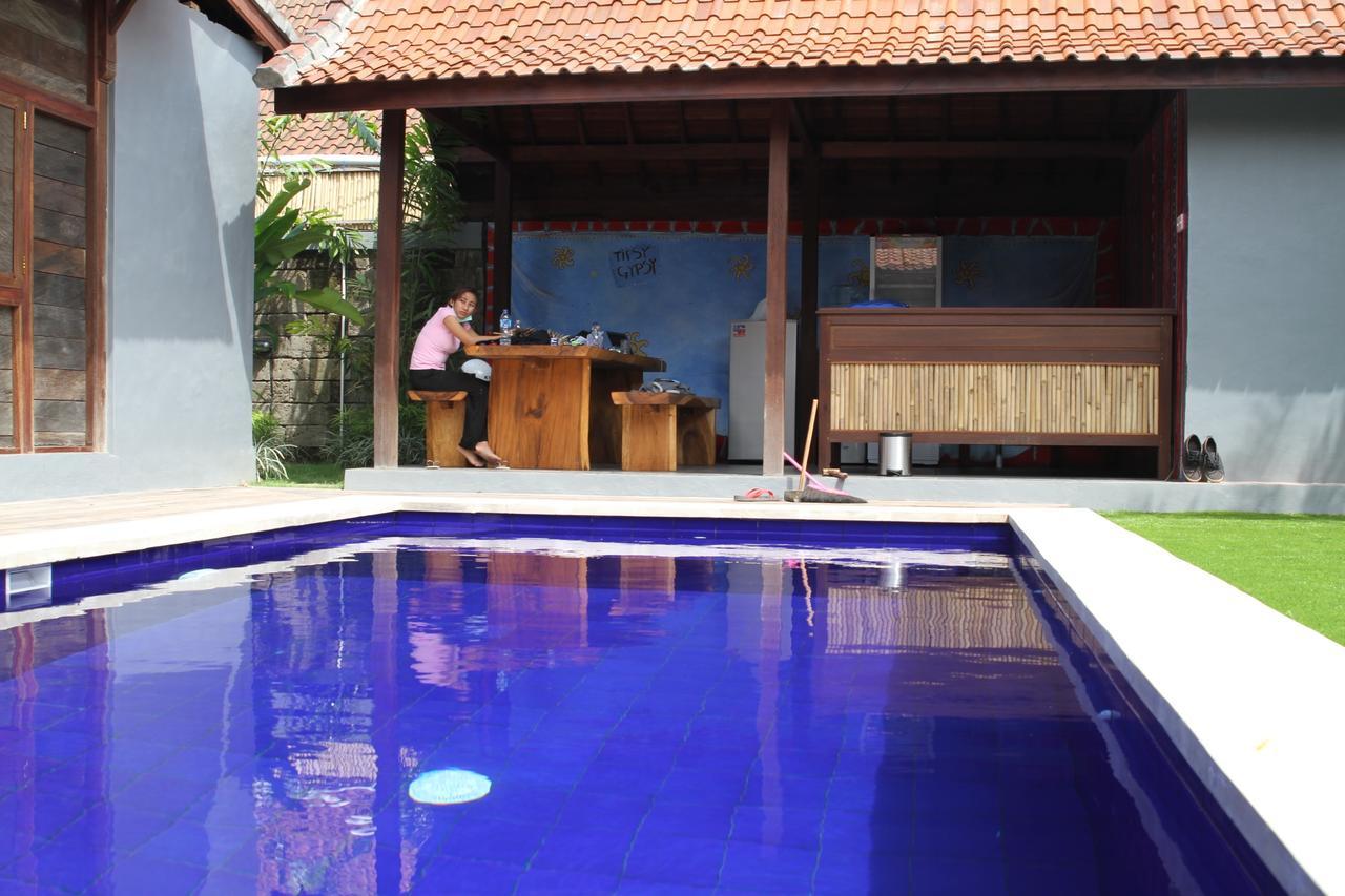 The Tipsy Gypsy Hostel Canggu Eksteriør billede