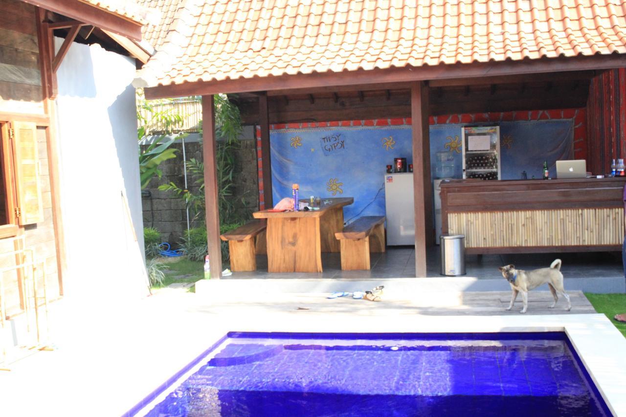 The Tipsy Gypsy Hostel Canggu Eksteriør billede
